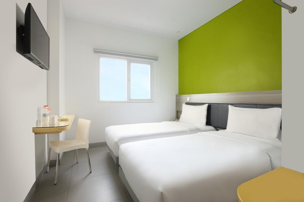 Smart Hollywood Room